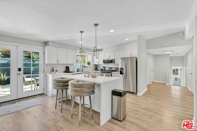 Building Photo - 5082 Don Pio Dr