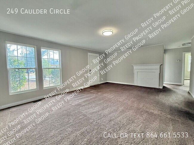 Foto del edificio - 249 Caulder Cir