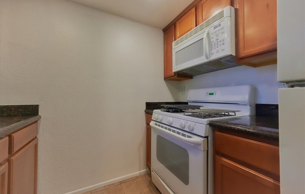 1114 W Blaine St Unit 103, Riverside, CA 92507 Condo for Rent in