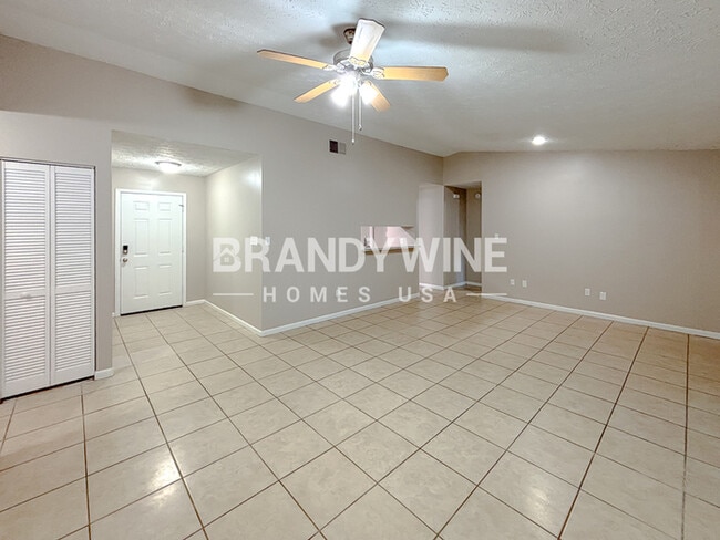 Building Photo - 2712 Mnr Hl Dr