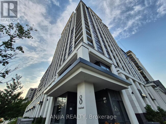 Building Photo - 8 Cedarland Dr