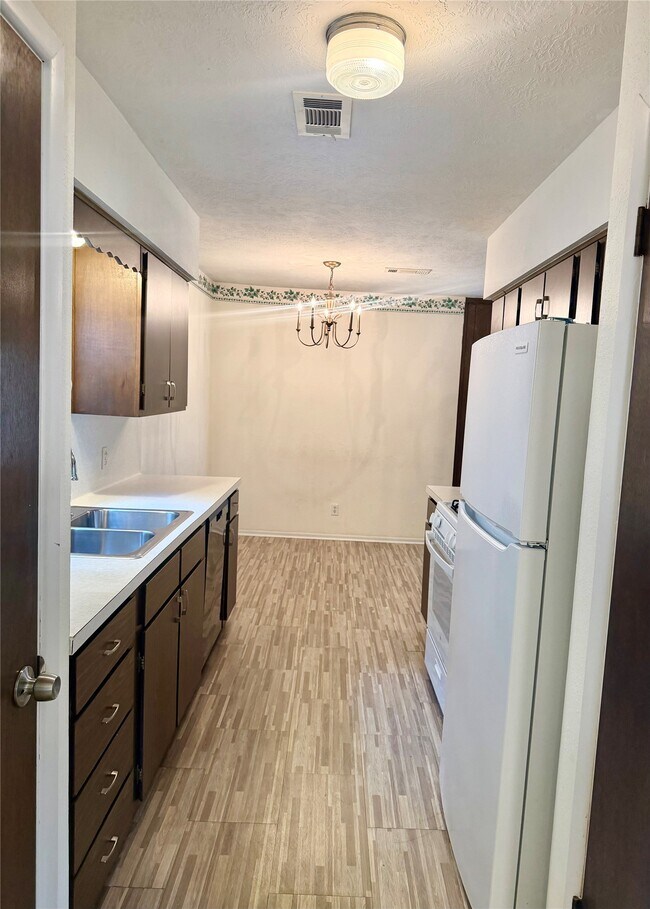 Foto del edificio - 501 E Oak St