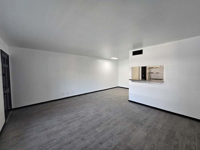 Foto del edificio - 8401 N New Braunfels Ave