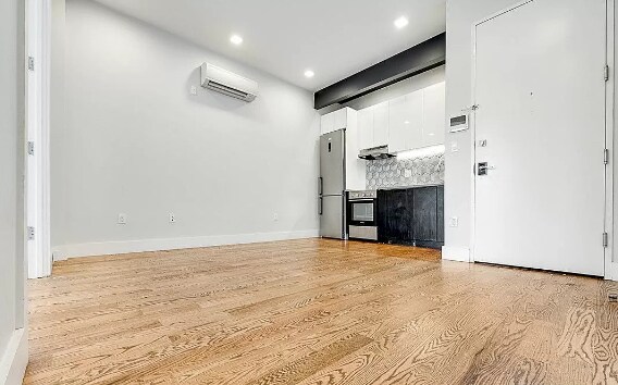 Building Photo - 2734 Snyder Ave