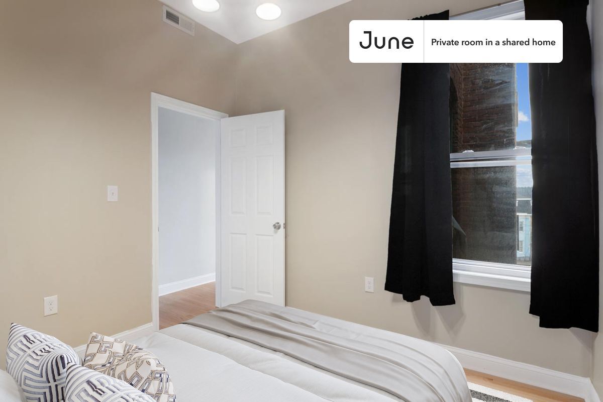 Private bedroom in 4 bed/1 bath Home - Private bedroom in 4 bed/1 bath Home
