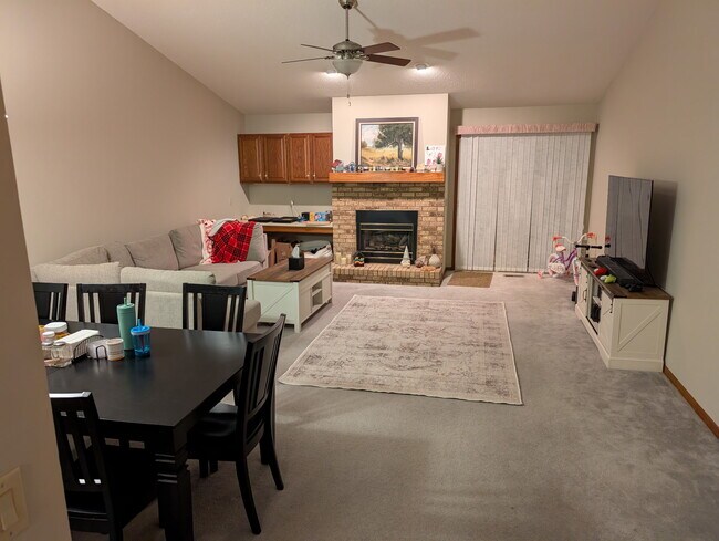 Great room - 8306 Iltis Dr