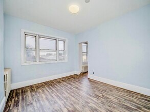 Building Photo - 122 Mallory Ave