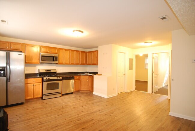 Building Photo - 5322 N Francisco Ave
