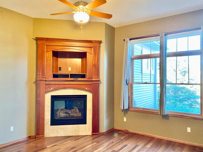 Foto del edificio - 3844 Linden Dr E