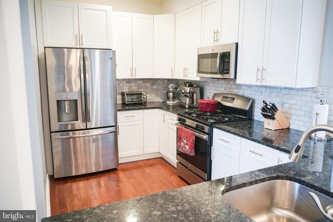 Foto del edificio - 2517 E Cambria St