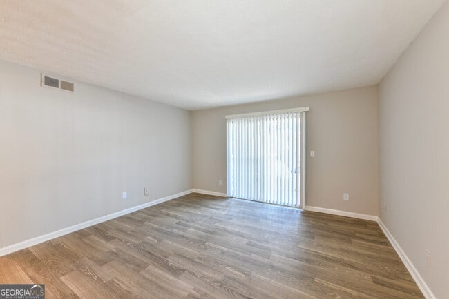 Foto del edificio - 1000 Belmont Park Dr SE