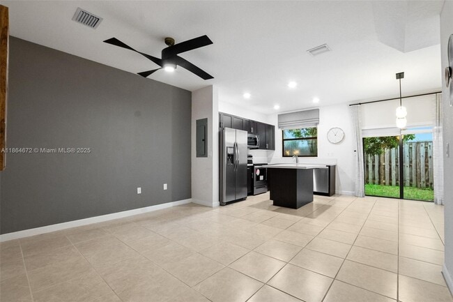Foto del edificio - 20814 NE 5th Ct