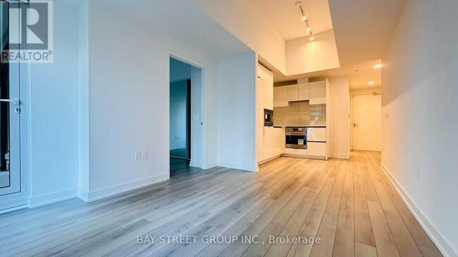 Building Photo - 238 Simcoe St