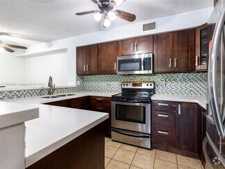 Building Photo - 7640 Westwood Dr