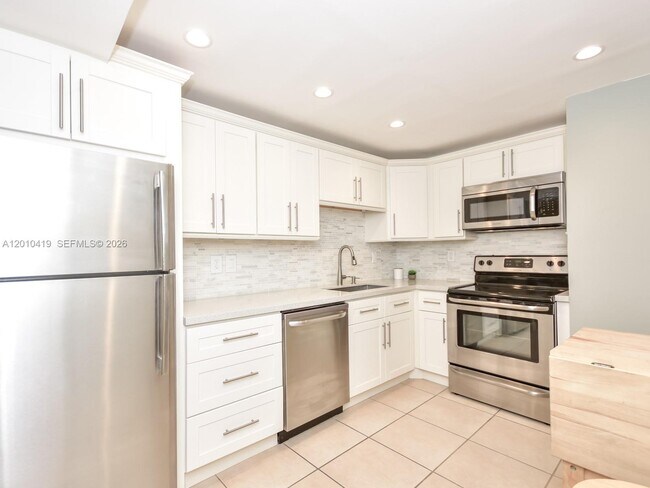 Building Photo - 780 NE 69th St