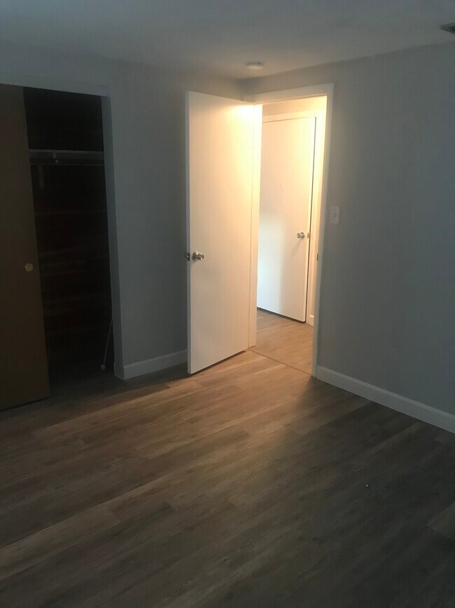 Building Photo - 3335 Salisbury Dr