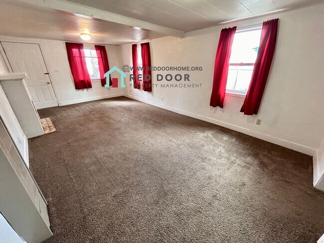 Building Photo - 2222 8th Ave S