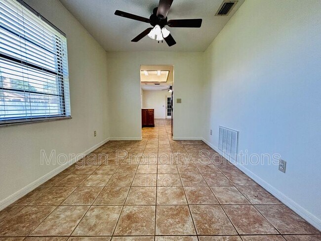 Building Photo - 4931 Southfork Ranch Dr