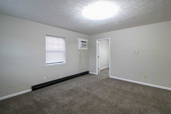 Building Photo - 17-417 Thompsonville Ln