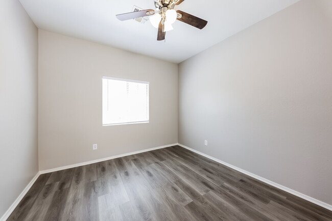 Foto del edificio - 22026 N 103rd Ln