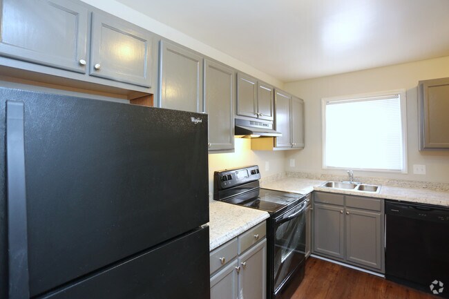 Building Photo - Pine Ridge at Reynolda