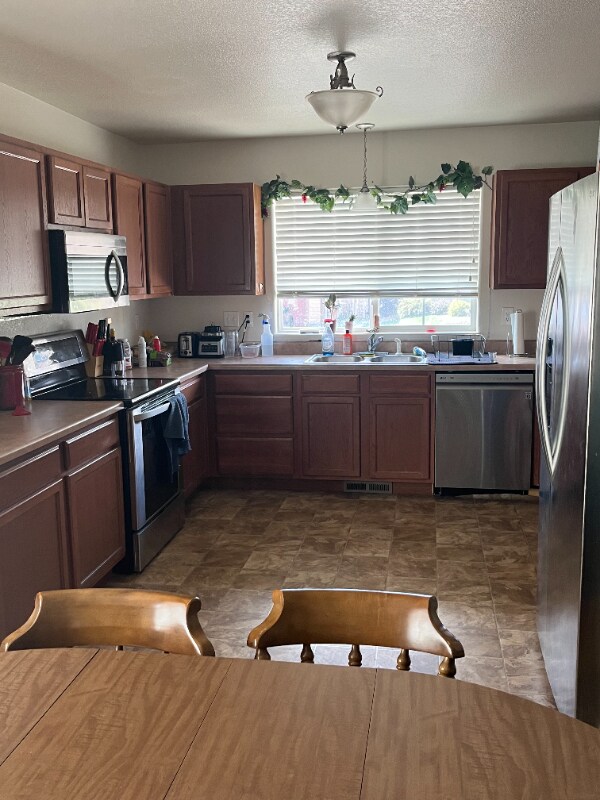 Building Photo - 6974 Sierra Meadows Dr