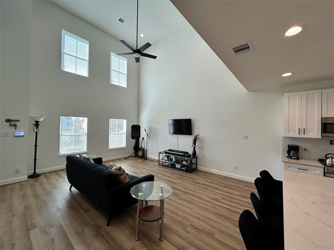 Foto del edificio - 12011 Rockview Dr