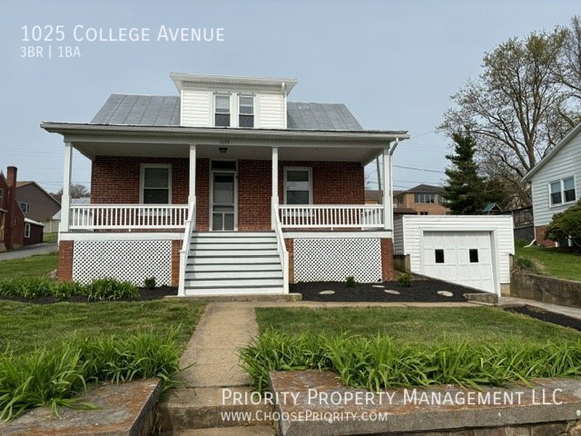 Photo - 1025 College Ave House