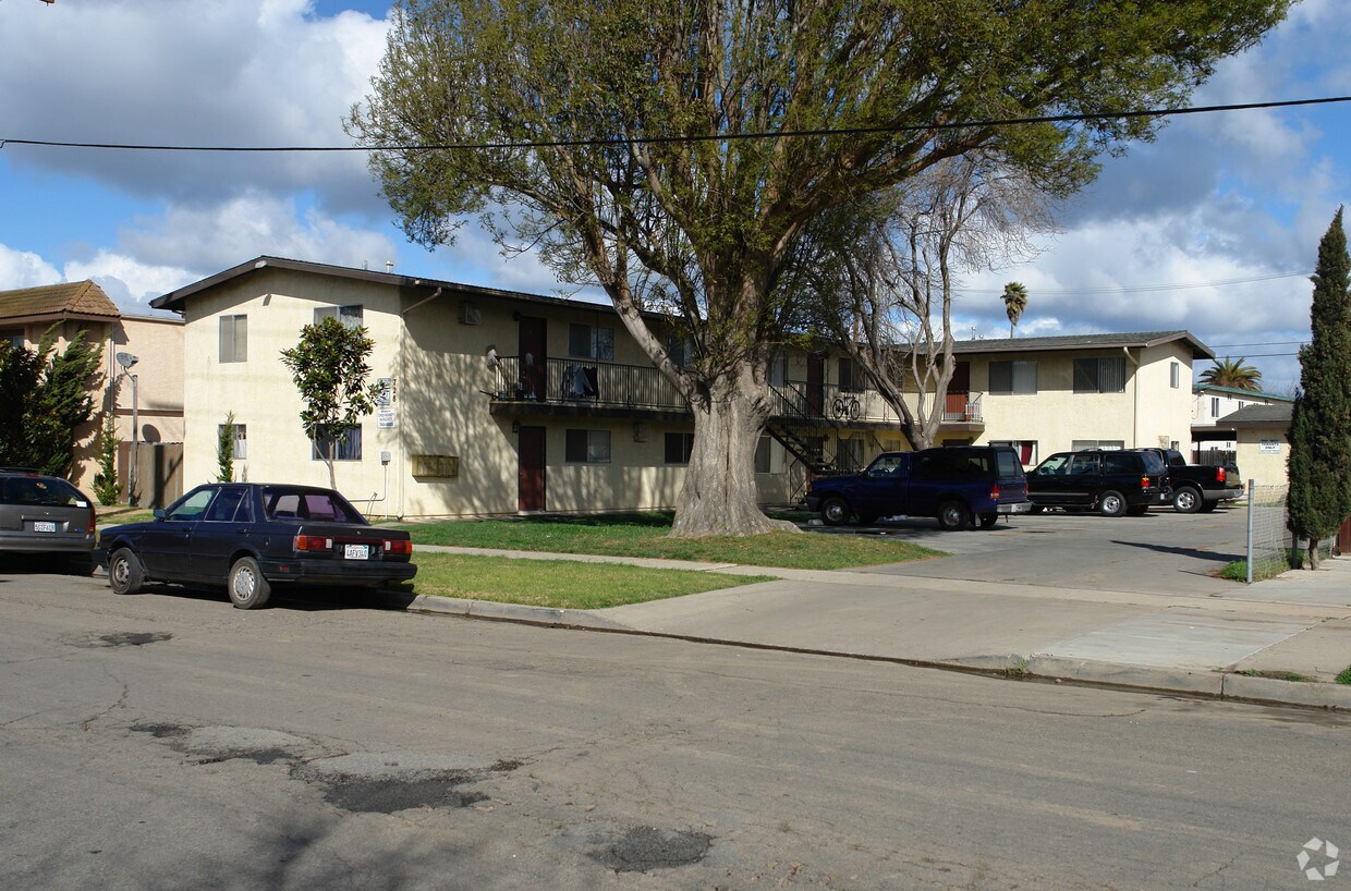 Primary Photo - 728 N F St