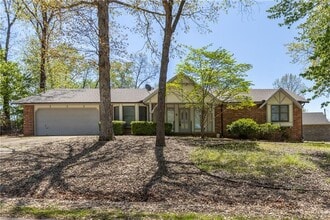 Building Photo - 1 Sandon Ln