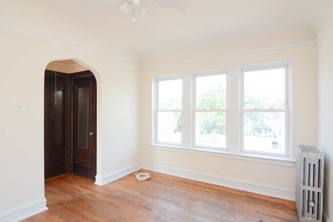 Foto del edificio - 2942 N Albany Ave