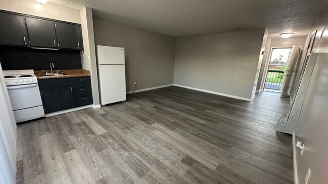 Building Photo - Heritage Apartments