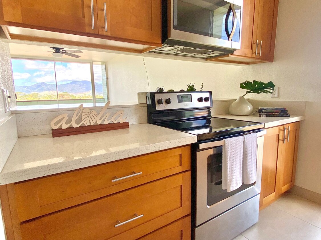 Primary Photo - Lalawai Hale - 3bdrm/1bath/1assigned parki...