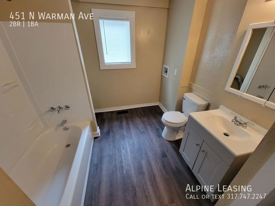 Foto del edificio - Near Westside 2BR House with Fenced Backyard!