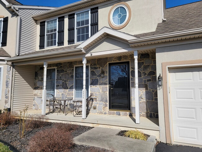 Building Photo - 3436 Green Leaf Dr