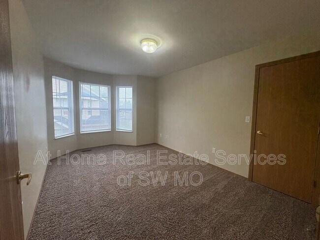 Building Photo - 1433 Frosty Dr
