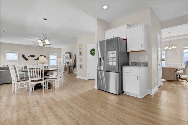 Building Photo - 821 Cooke Dr