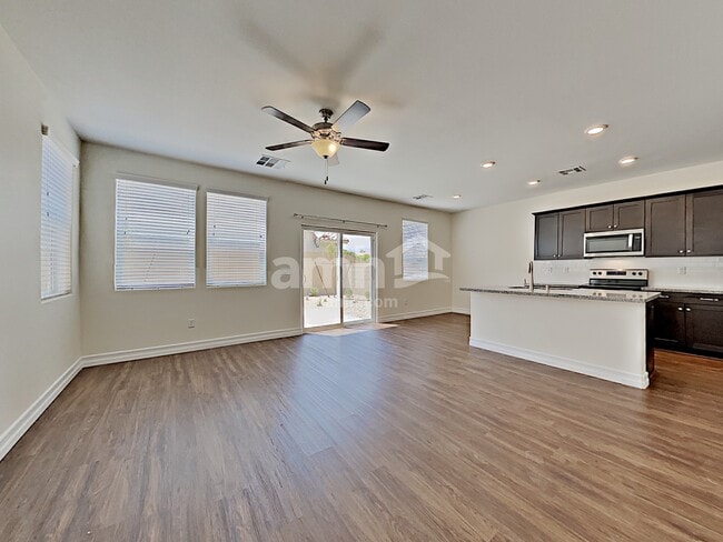 Building Photo - 5825 Petronius St