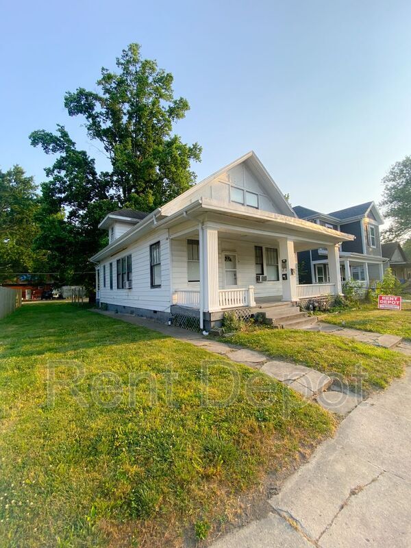Foto del edificio - 613 Monroe Ave