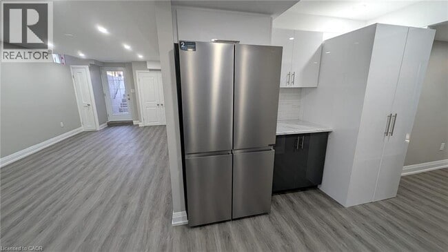 Building Photo - 100 Bridgeport Crescent