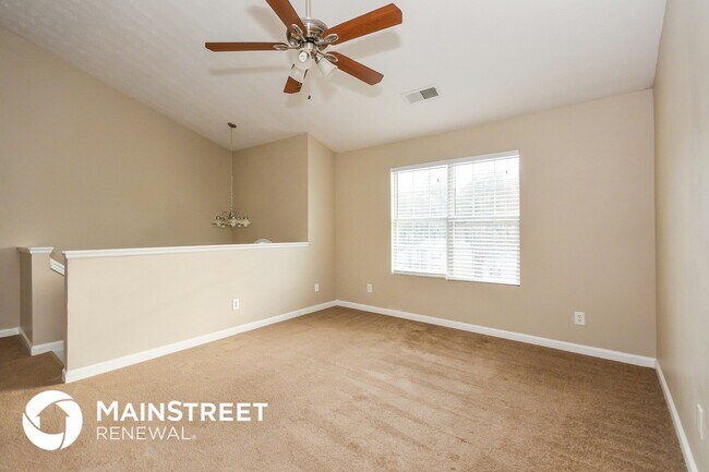 Foto del edificio - 6731 Hidden Lake Dr