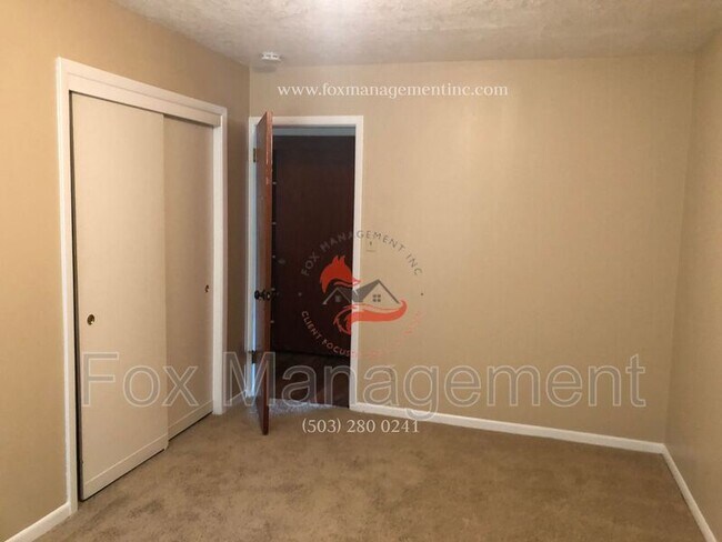 Building Photo - 2804 SE 136th Ave