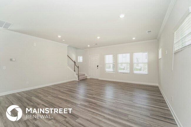 Building Photo - 3312 Lisburn St