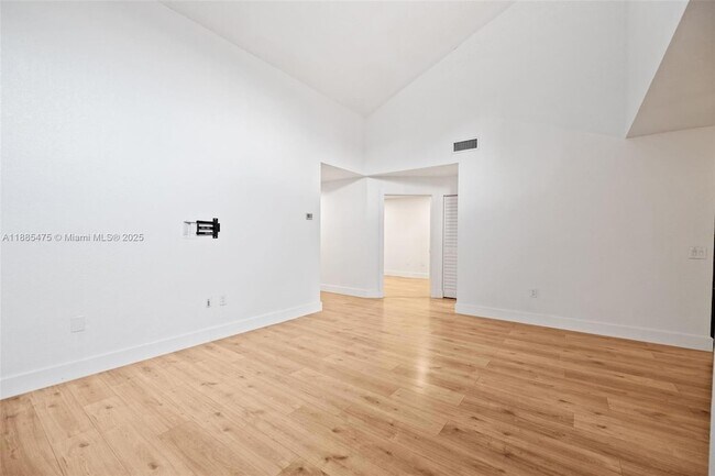 Foto del edificio - 6633 NW 179th Terrace