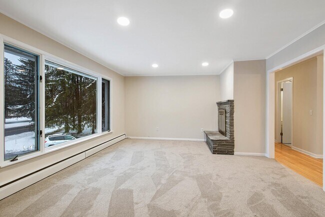 Foto del edificio - 4489 Pompey Center Rd