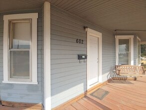 Building Photo - 602 S Main St