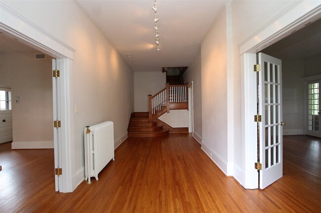 Building Photo - 31 University Cir