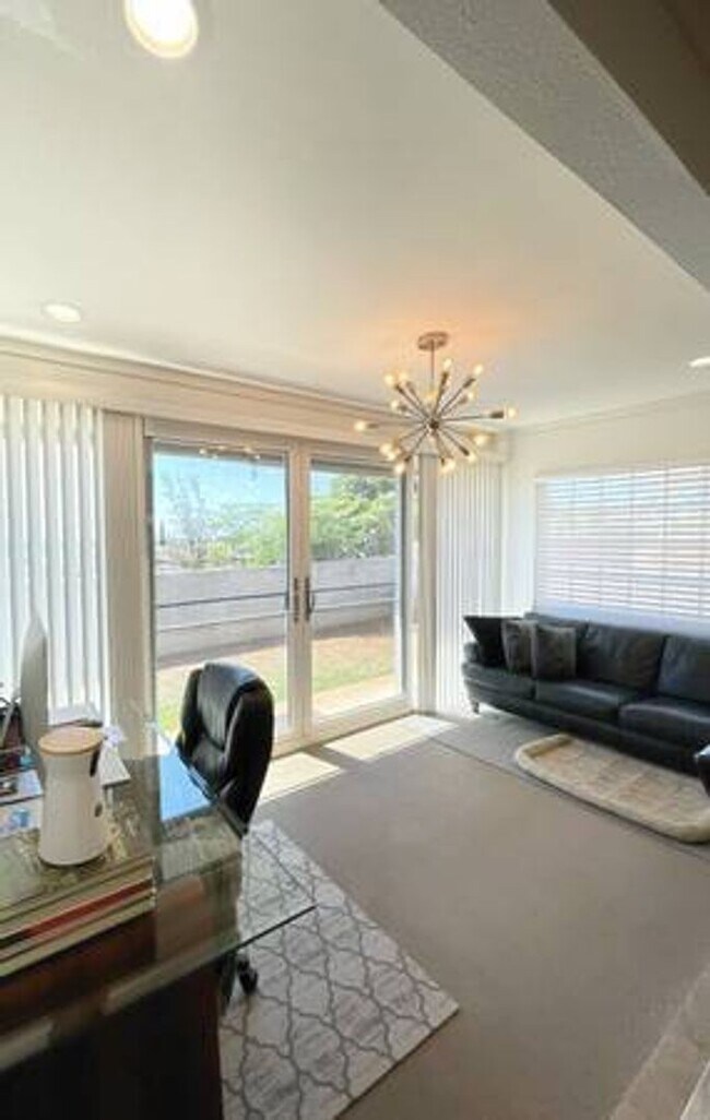 Foto del edificio - $3,600 / 3br - 1186ft2 - Modern 3BR/2BA Si...