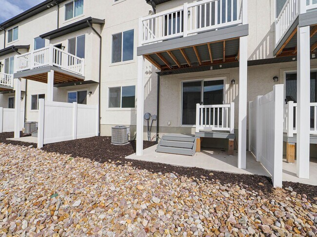 Building Photo - RES_VANDERBEEK_4702