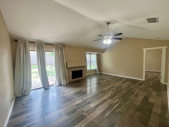 Foto del edificio - 3/2/2 Single Story Hidden Gem ~ Convenient...
